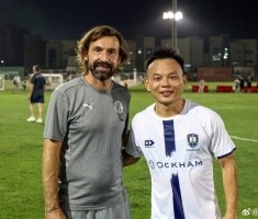 周通晒与皮尔洛合影：见到儿时的偶像❤️